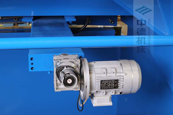 ZDS-1632后擋料AC電機(jī)與減速器一體，故障少，速度快.jpg