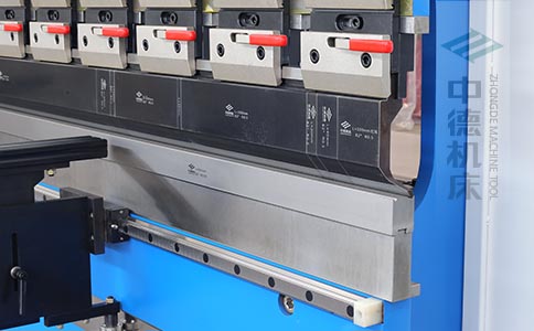 ZDPK-10025分段數(shù)控模具及高精度模具快夾，換模速度快5倍，加高型模托是門(mén)業(yè)制造專(zhuān)業(yè)配置.jpg